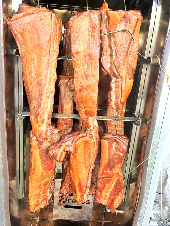 Lachs und Bruststück – Heißräuchern, Räucherofen DREVOS Family PRO