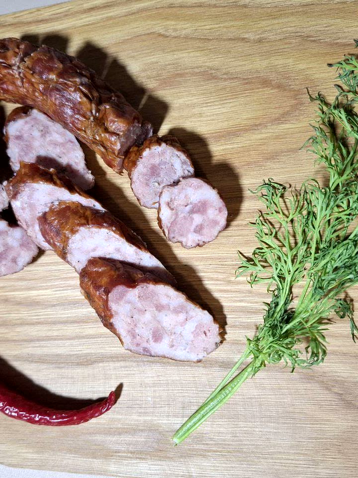 Wurst in Scheiben geschnitten – zum Servieren, Räucherkammer DREVOS Smoke Chamber 25